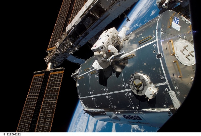 Columbus is attached to the ISS on Monday 11 February. Crédits : NASA.