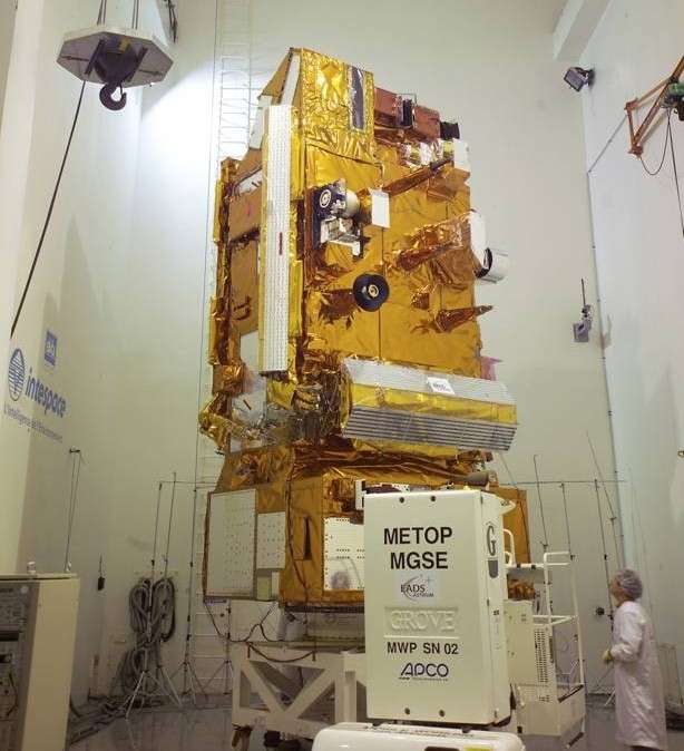 Le satellite MetOp-A ; crédits Alcatel Alenia Space