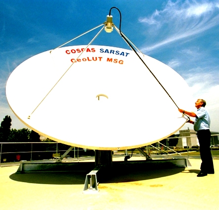 Cospas-Sarsat antenna. Credits: CNES.