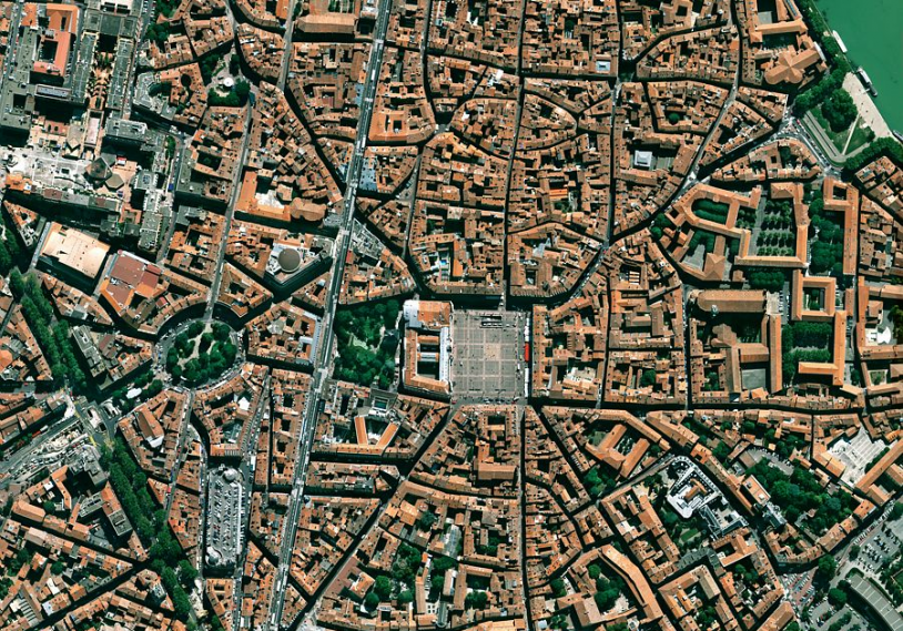 Simulated Pléiades imagery of the city of Toulouse. Credits: CNES.